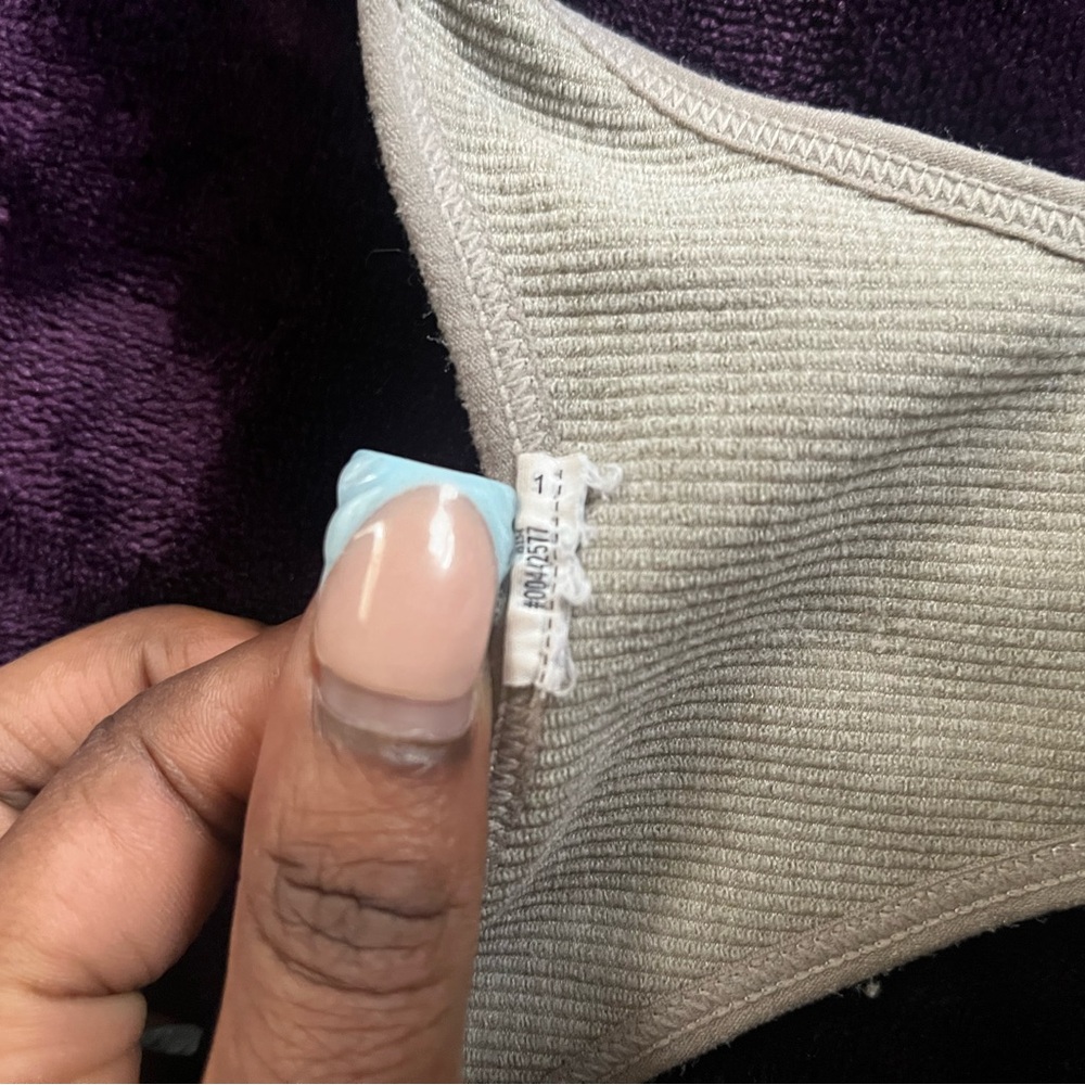 Light Gray Ribbed Tank Top - Picture 3 of 3